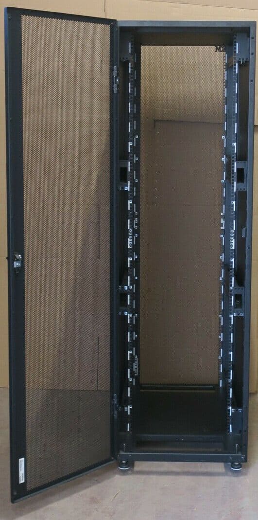 IBM Intelligent Cluster 42U 1100mm Enterprise V2 Dynamic Rack Cabinet ...