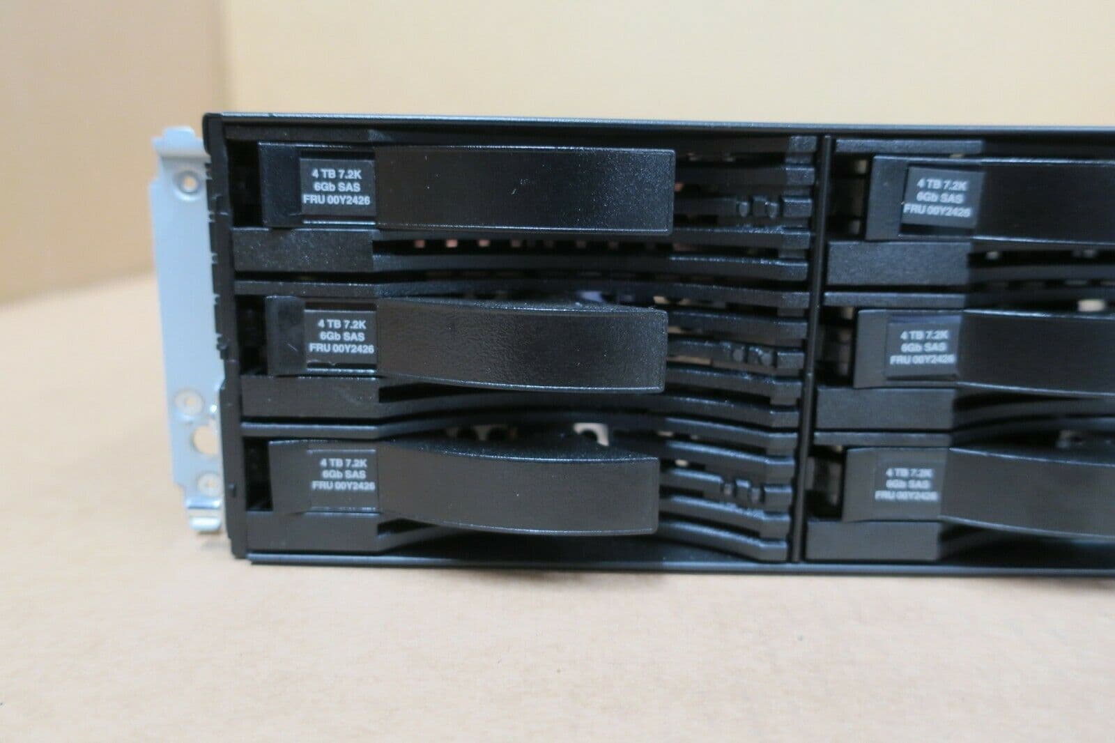 IBM 2072L2C - IBM Storwize V3700 LFF Dual Control Enclosure IBM 2072L2C - IBM Storwize V3700 LFF Dual Control Enclosure