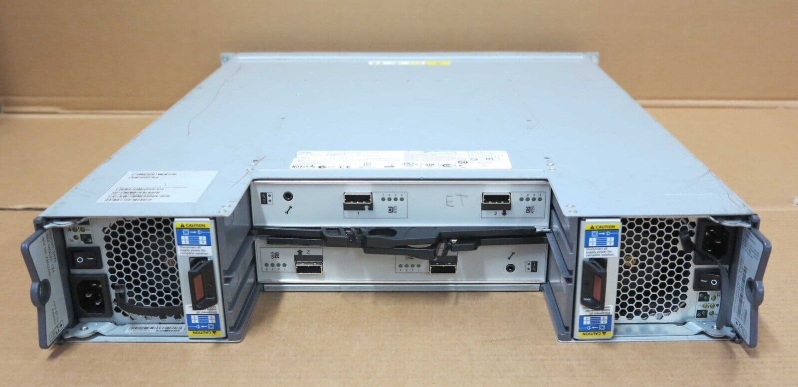 IBM Storwize V7000 Expansion Enclosure 4 8TB HDD 3x 300GB