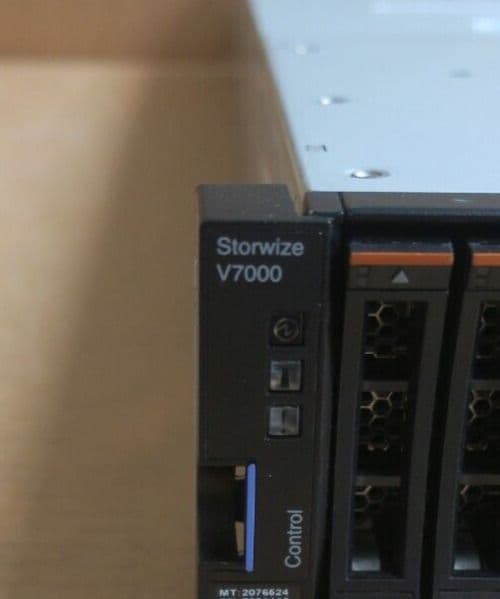Configurate Il Vostro 2076-124 IBM Storwize V7000 Gen1 Controller - Foto 3