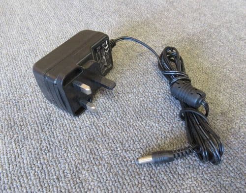 Intempo FJ-SW1201500N UK Plug AC Switching Power Adapter 22.5W 15V 1500mA