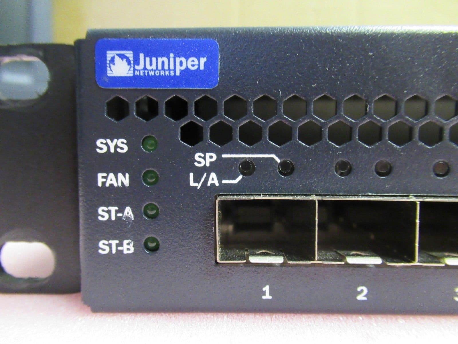 Juniper Networks EX250024FBF 24x 10GB/s SFP Ports Managed L3 1U Switch