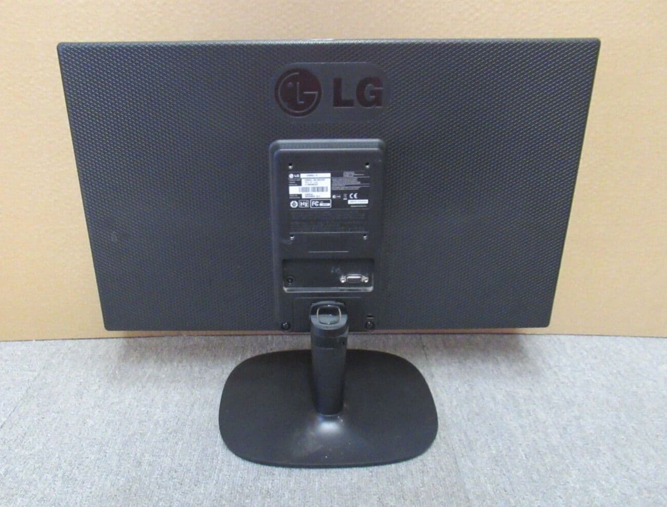 LG 22M35A-B 22" LCD TFT LED HD Widescreen Monitor VGA With AC Adapter