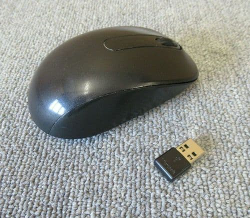 Microsoft 1737 941233.003 Wireless Optical Mouse 900 With Dongle Black