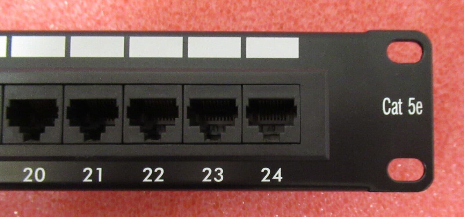 Mills 24 Port Cat5e RJ45 Ethernet 19