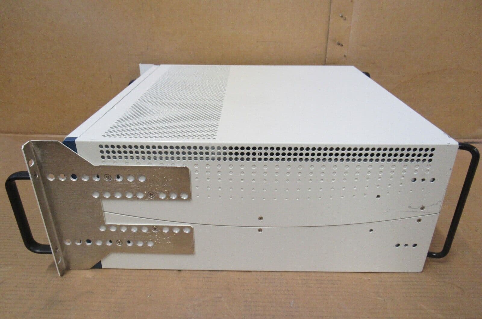 National Instruments NI PXI-1044 14-Slot High Performance Chassis