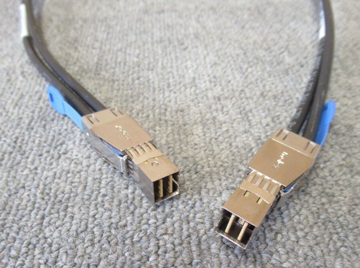 NetApp 112-00436 SFF-8644 To SFF-8644 1M External Mini-SAS HD Cable