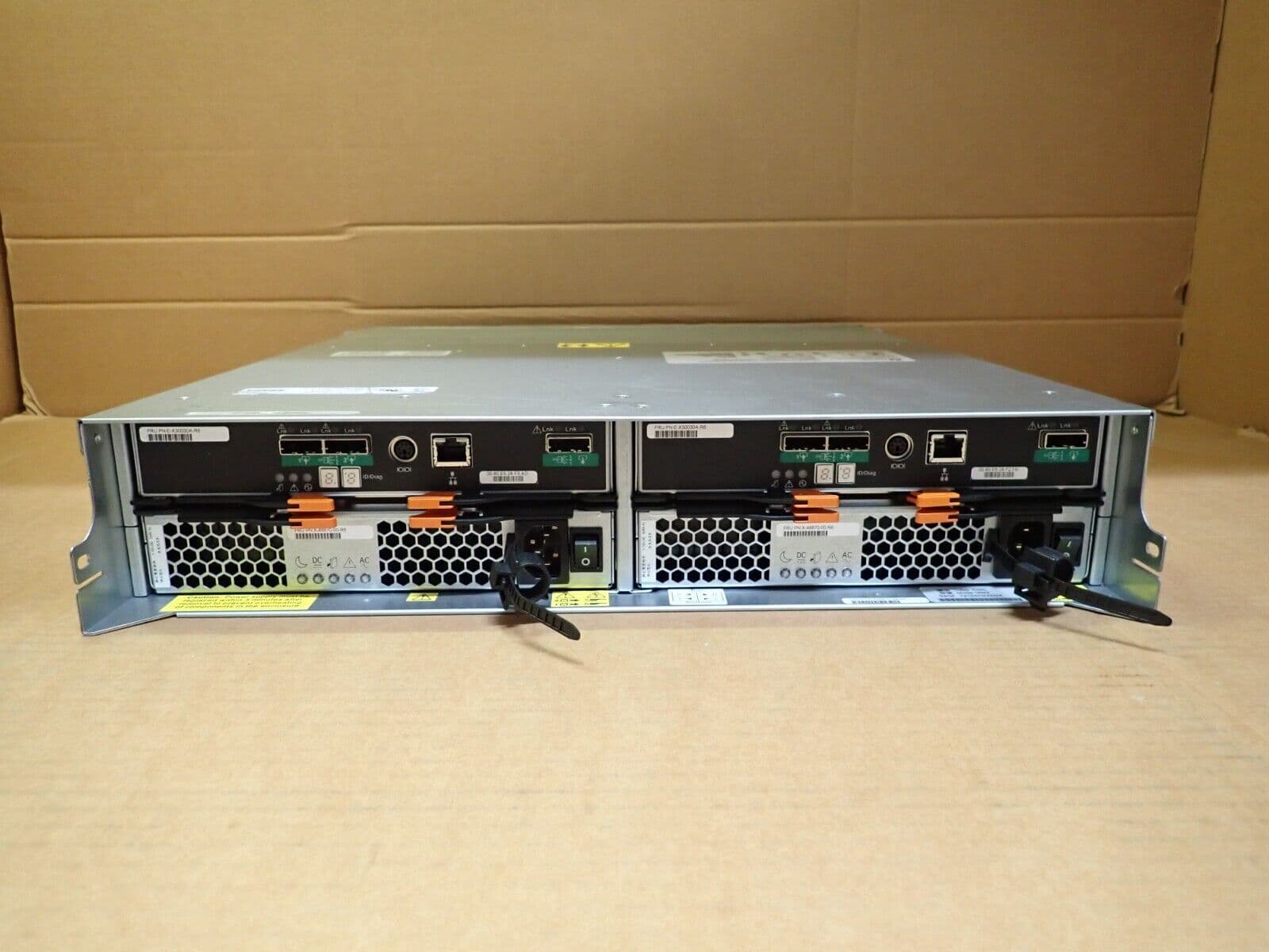 NetApp DE5600 24 bay Expansion Array with 24 x 3 2TB SSD 12G MU E-X4079A