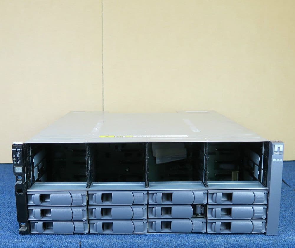 NetApp DS4243 2 x X5712AR6 IOM3 3GB/s SAS Controllers Disk Shelf