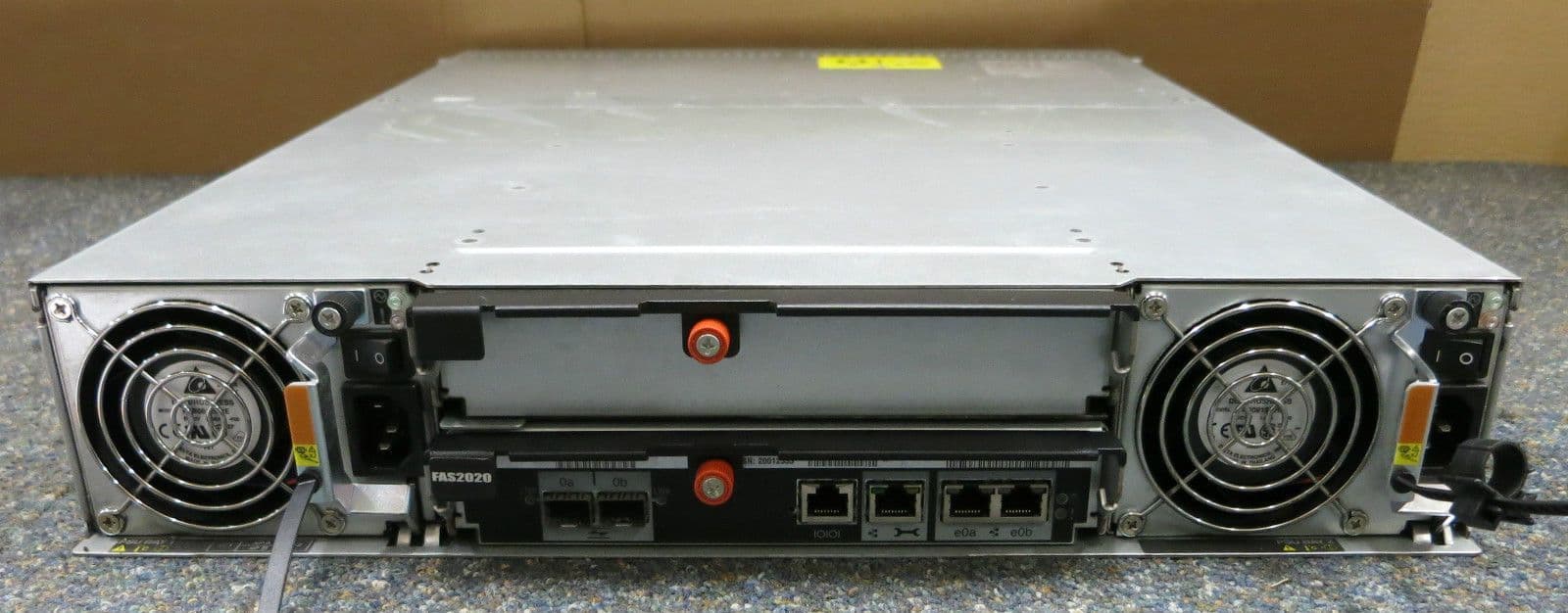 NetApp FAS2020 Filer iSCSI Storage Array Shelf NAF0602 with caddies