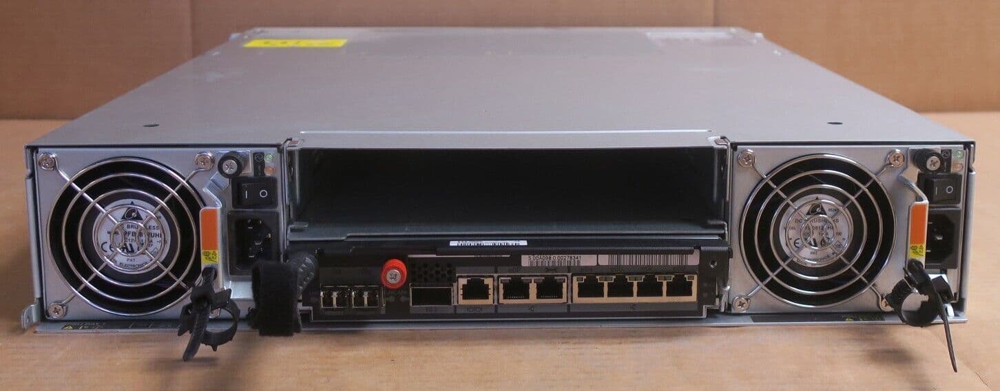 NetApp FAS2040 NAF-0602 Storage System 1x Controller 111-00524 2x 675W PSU