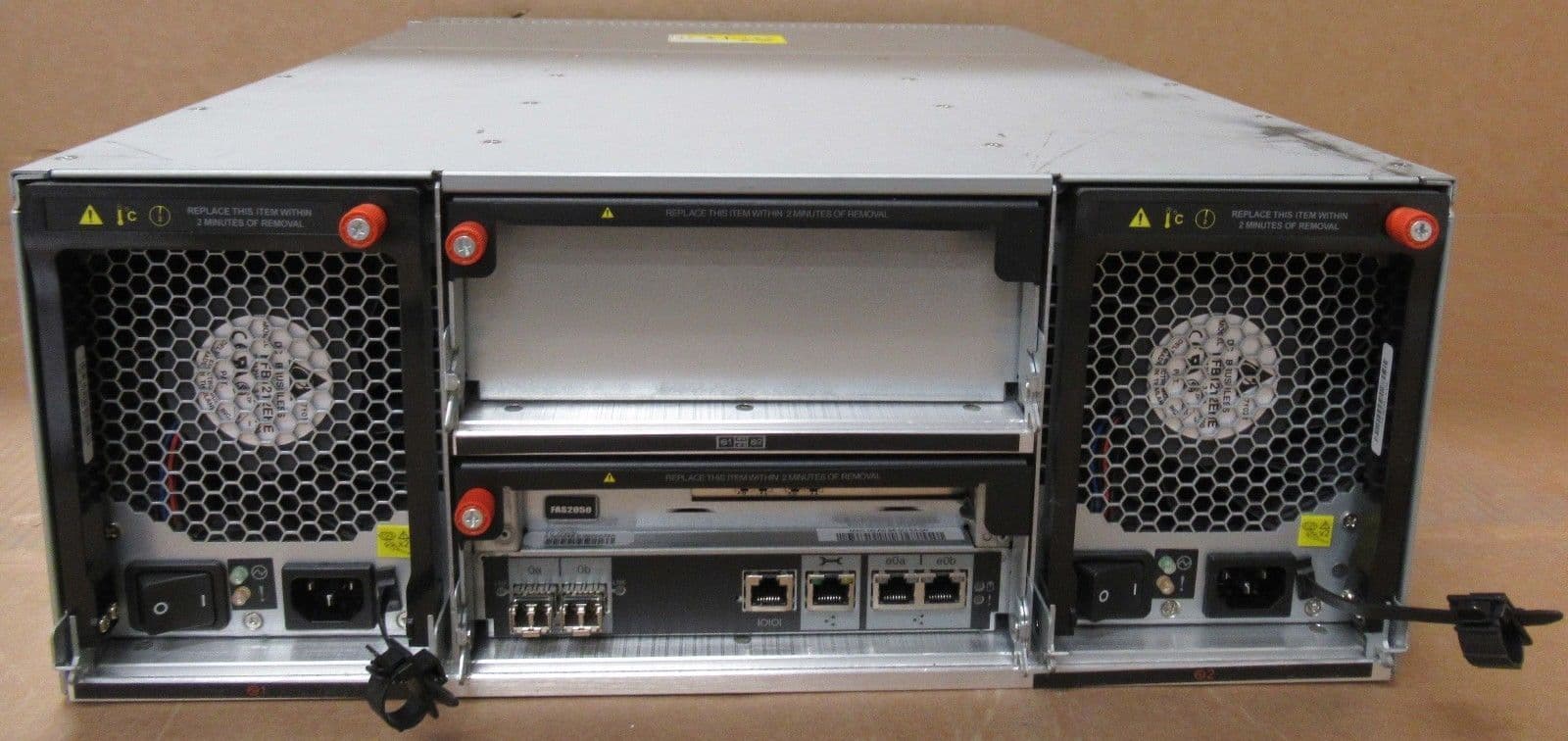 NetApp FAS2050 NAJ0601 SAN Array 20x SCSI Bays 1x Controller Unit 111