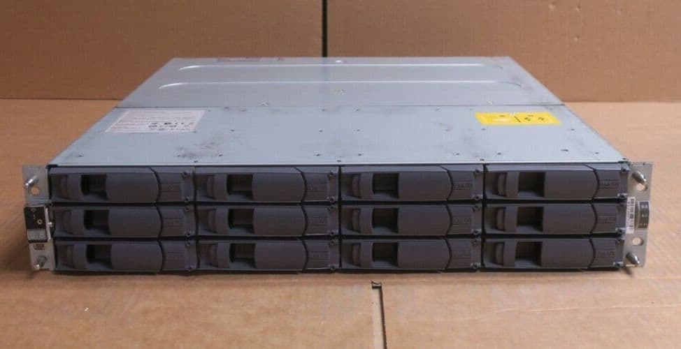 NetApp FAS2220 12x 3 5