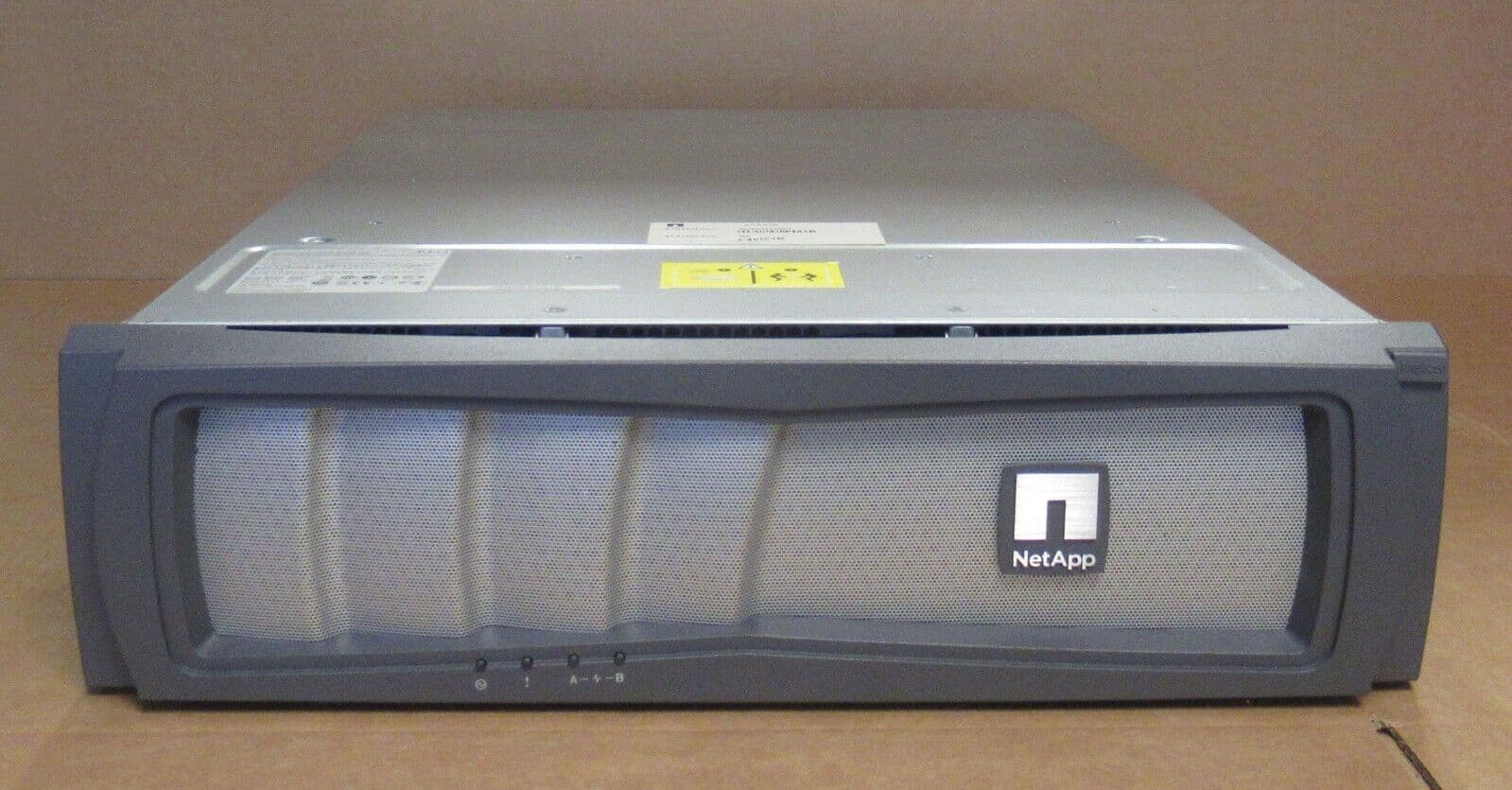 NetApp FAS3250 Filer Array 1x Controller 1x Expansion Module 2 x 1300W PSU