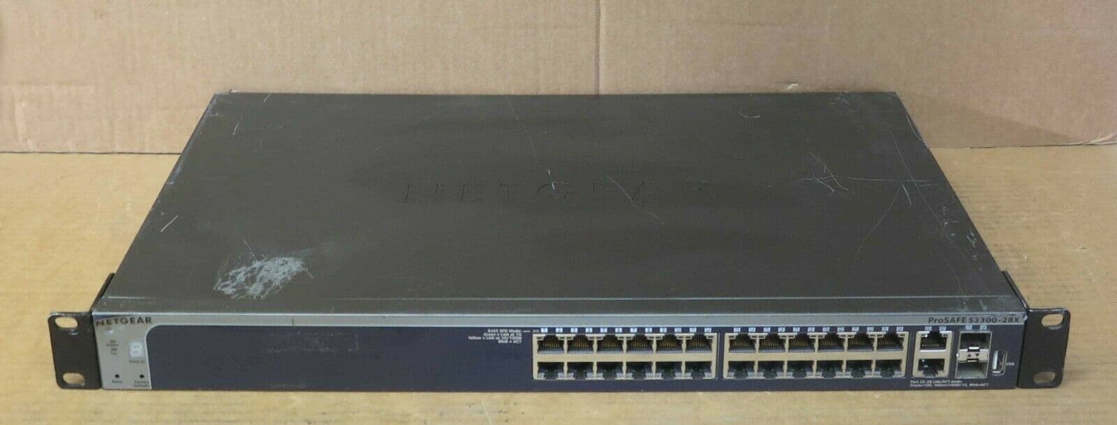 Netgear ProSAFE S3300-28X 24-Port 10/100/1000 Smart Managed