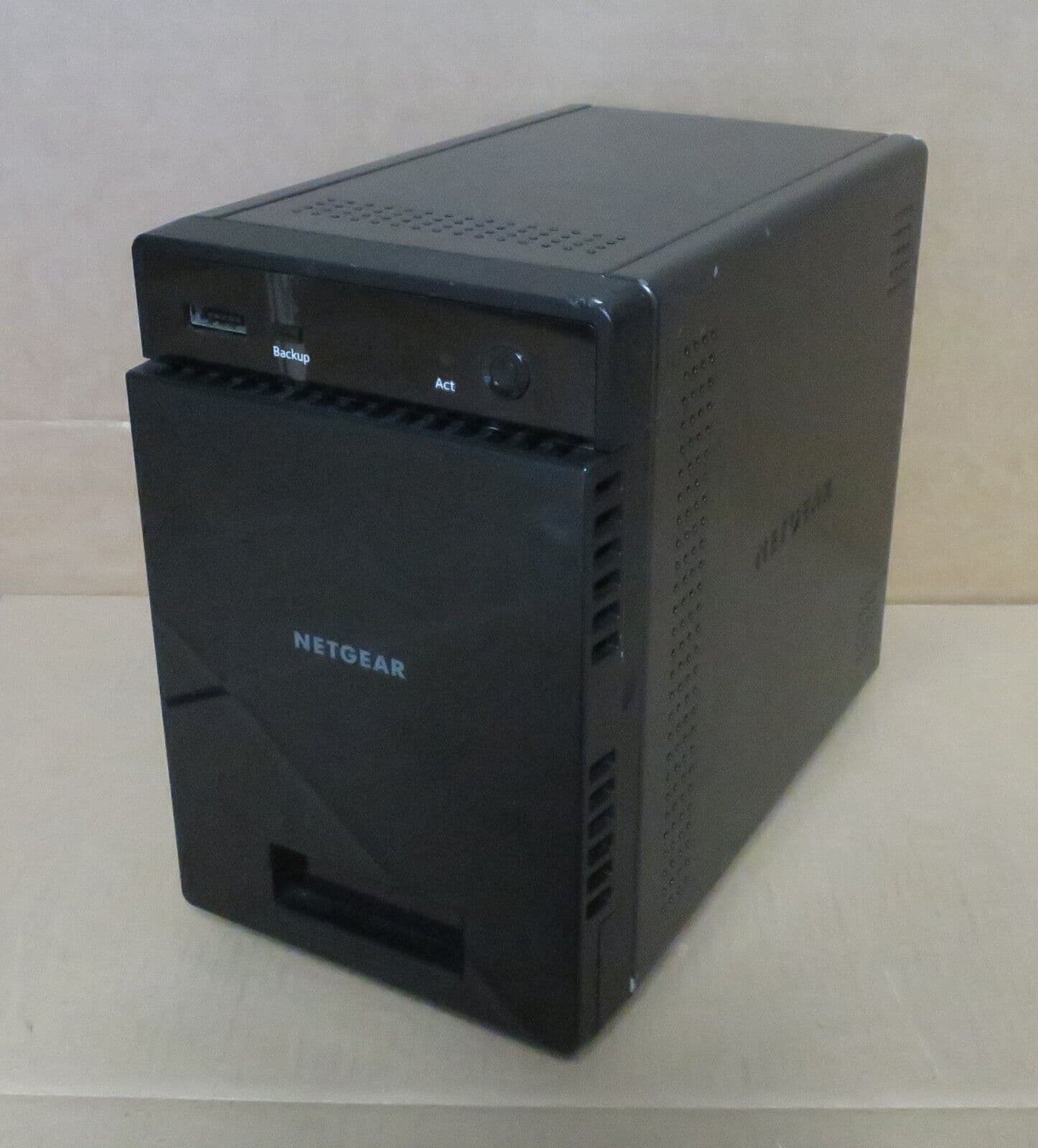 Netgear RN31400 RND-4C 4x 3 5