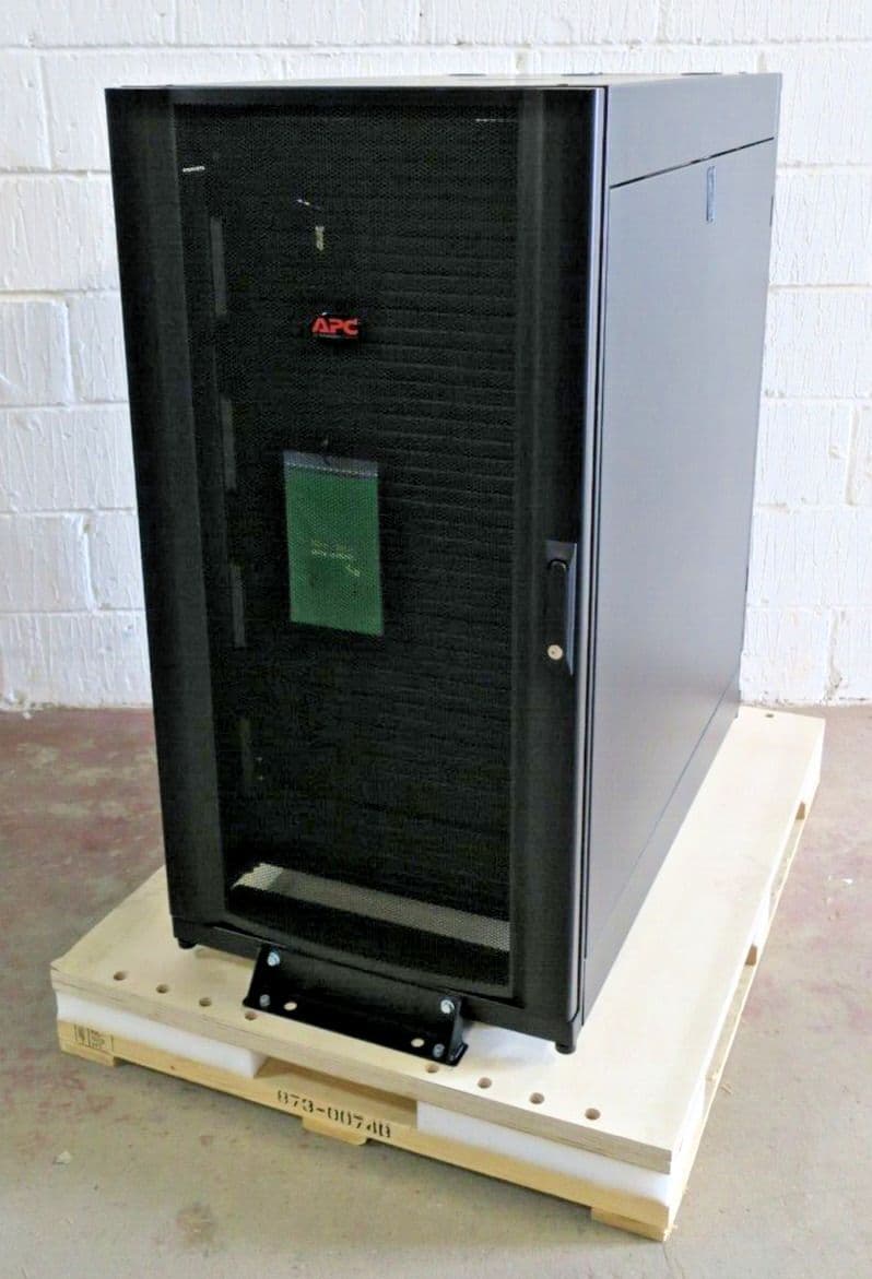 NEW APC AR3104 Netshelter SX 24U Server Rack Enclosure Cabinet 600mm x ...