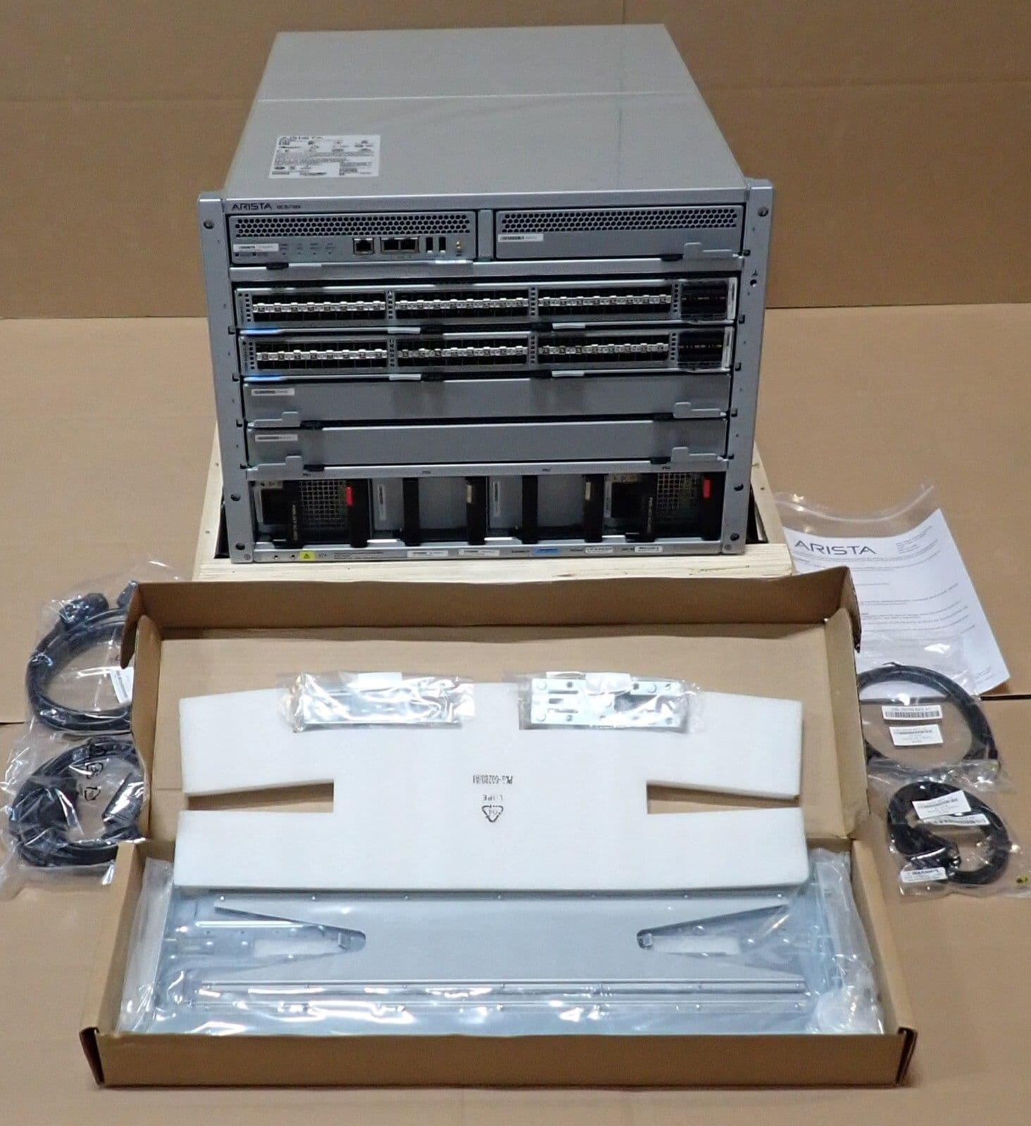 NEW Arista DCS-7304 4-Slot Switch Chassis 2x 7300X-64S-LC 1x EM-7300 ...