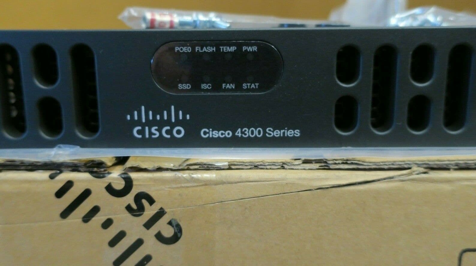 NEW CISCO 4331 ISR4331-AX/K9 Gig Ethernet 1U Rack Integrated Services ...