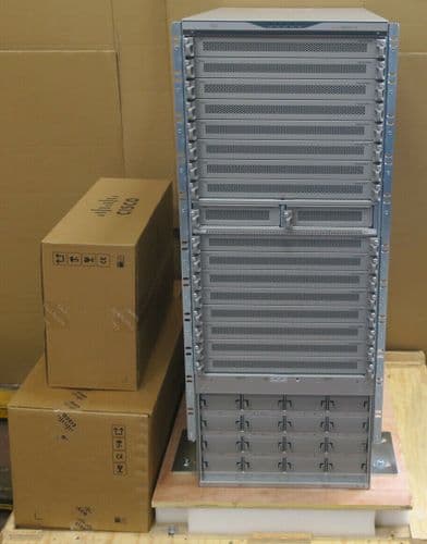NEW Cisco MDS 9718 Multilayer Director 16x Line-Card 2x Supervisor Slot DS-C9718
