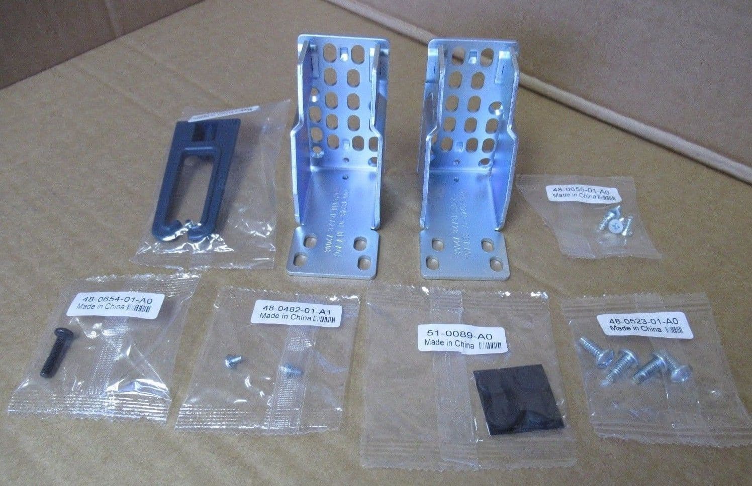 NEW Cisco Rack Mount Brackets Mounting Kit 7001324801 for 24inch Racks