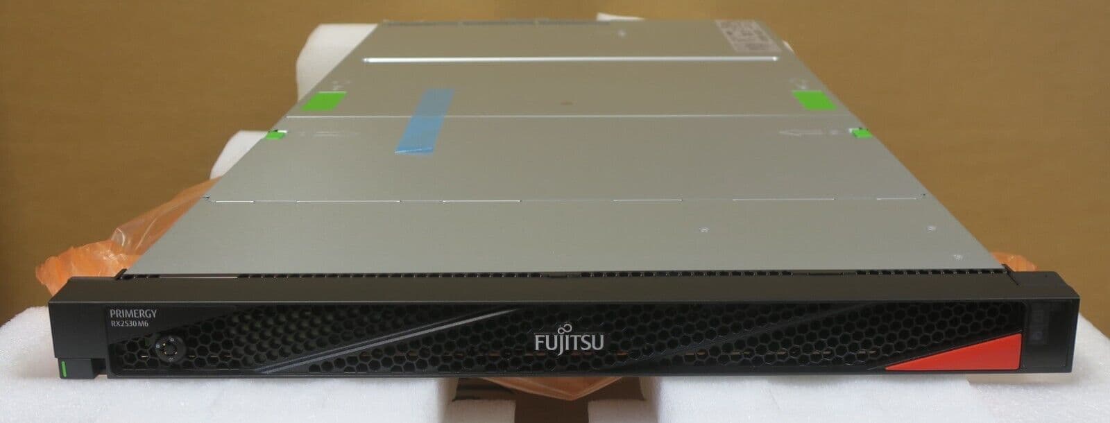 NEW Fujitsu Primergy RX2530 M6 2x Scalable CPU 32-DIMM 8x 2 5