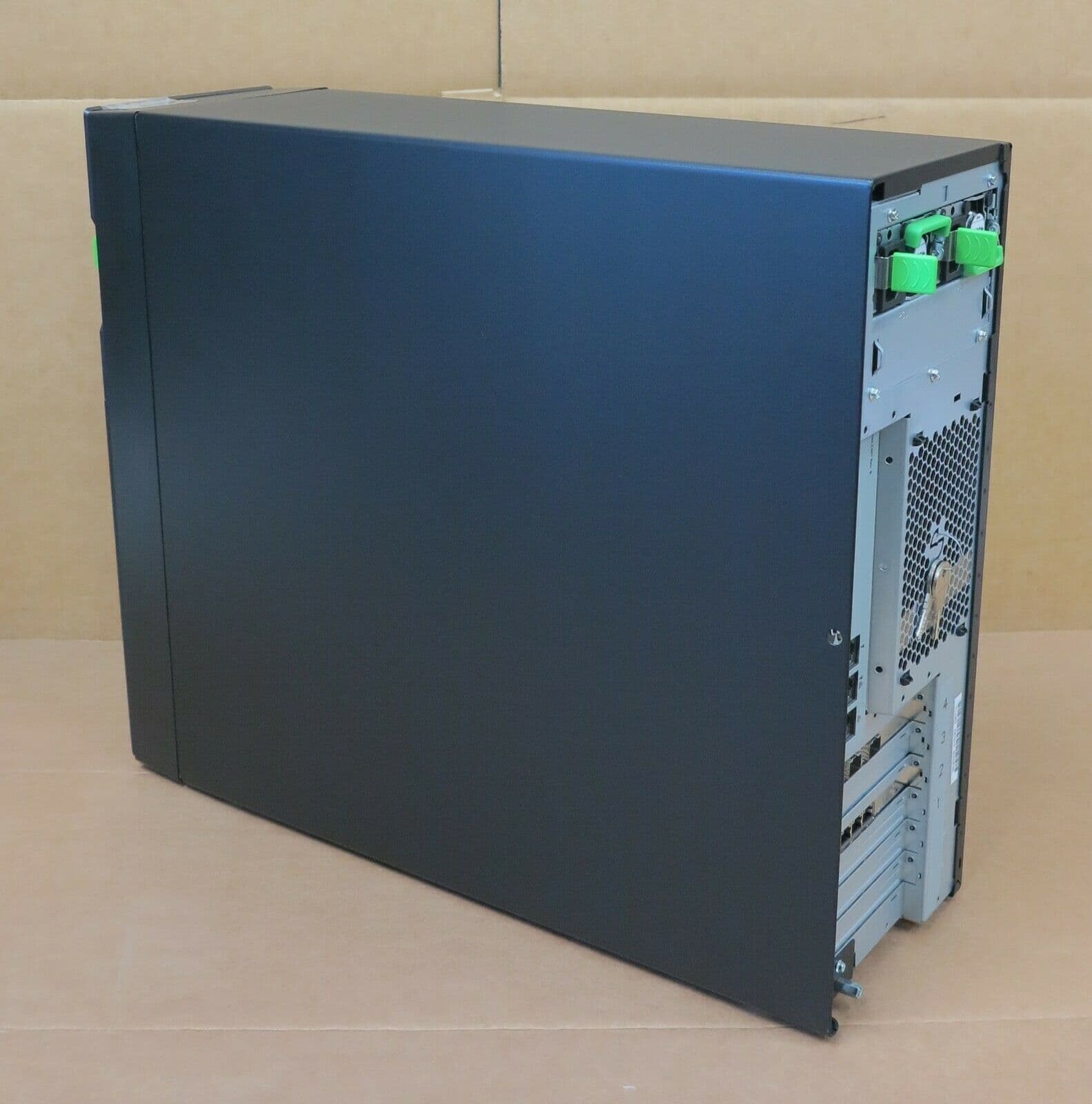 [中古]FUJITSU PRIMERGY TX1330 M4 Fujitsu PRIMERGY TX1330 M4 | Overview, Specs, Details | SHI