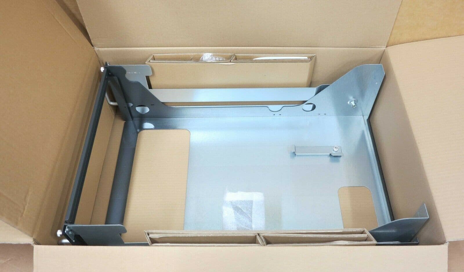 NEW Fujitsu Rack Kit for Celsius M/R/V/W Tower Servers C26361-K1050-B530