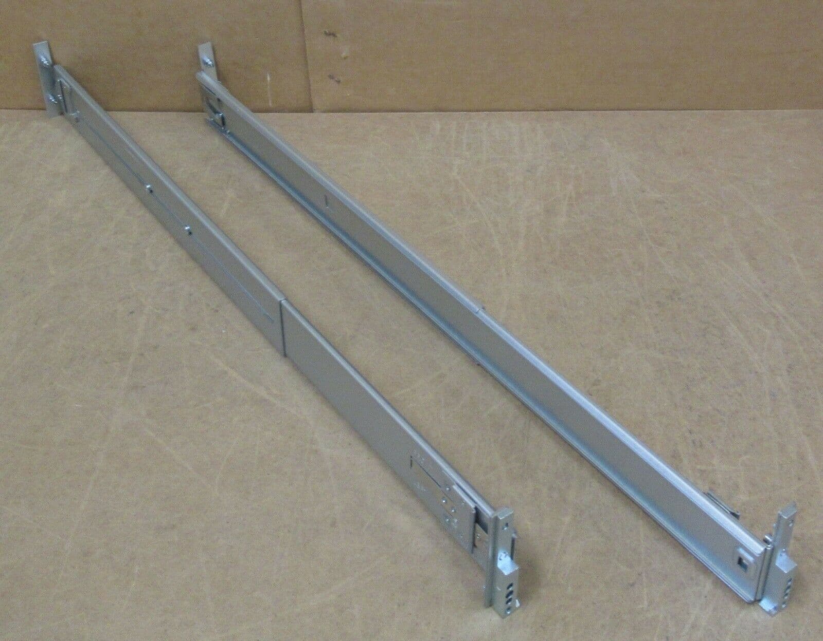 New Genuine Cisco UCSCRAIL2U C240 M3 Rack Mount Server Rail Kit 800