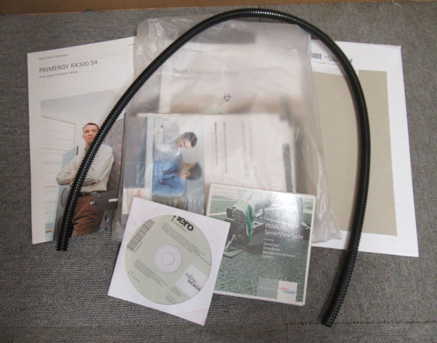 New S26361 Fujitsu Primergy RX300 S4 Server Accessory kit