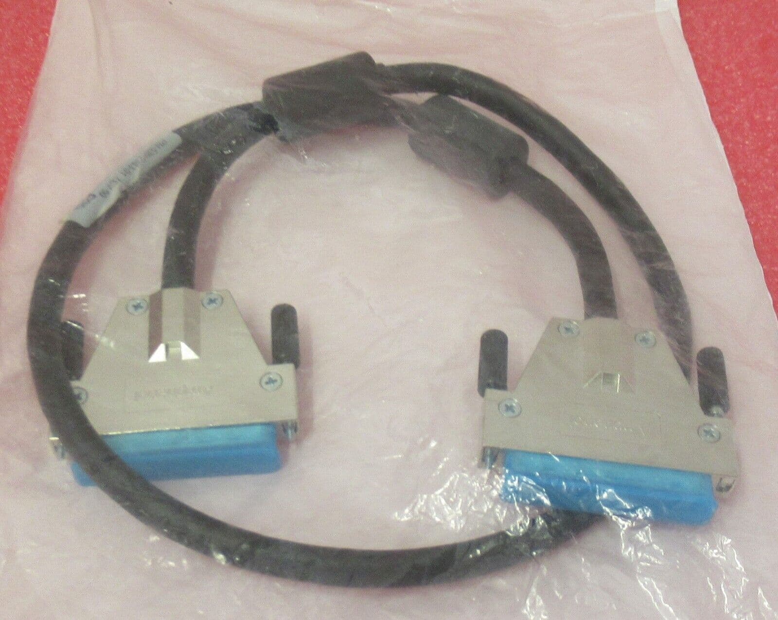 New Sun Microsystems 530-2383-01 0 8m 68-Pin Male To 68-Pin Male SCSI-3 ...