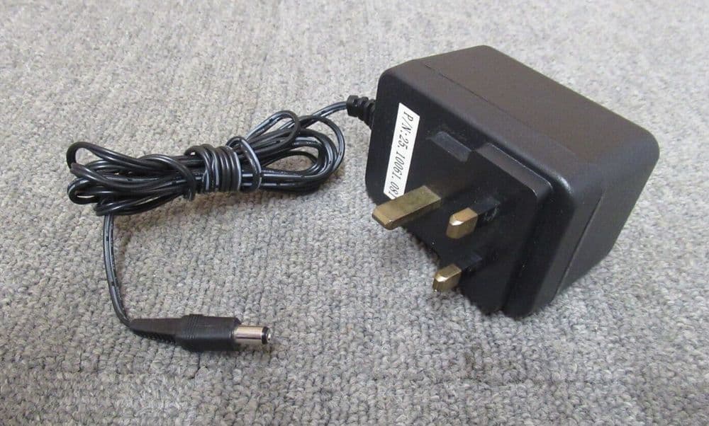 OEM AA091AD UK 3Pin Plug AC Power Adapter 9 Watts 9 Volts 1 Amp