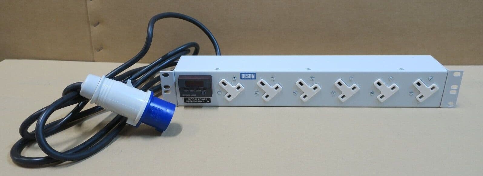 Olson PM1027/16 6 Way 19 1 5U 16A Unswitched Power Metered 13A UK Plug