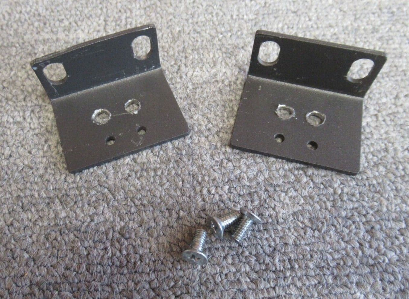 Pair Of Left And Right 1U Rack Mounting Ears Black With Screws