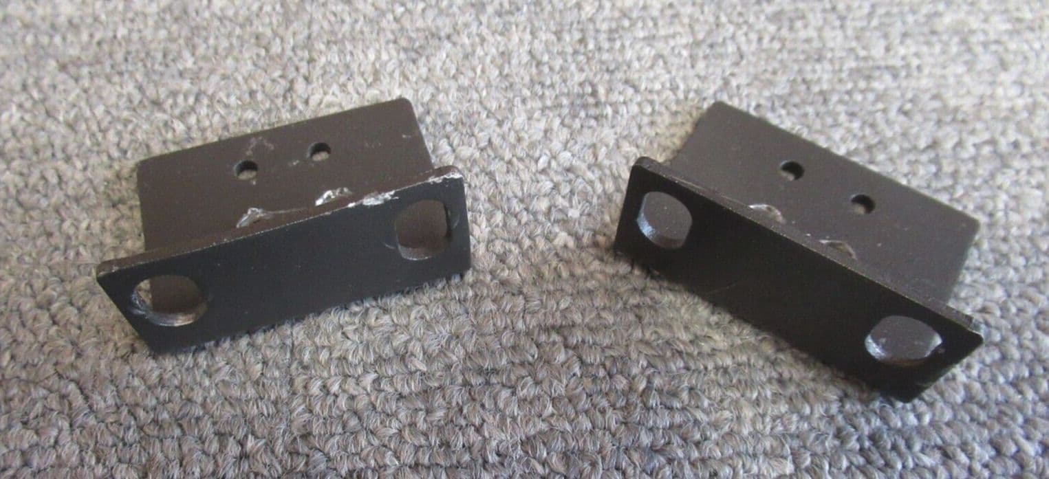 Pair Of Left And Right 1U Rack Mounting Ears Black With Screws