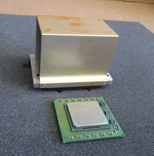 Pentium III Xeon 307103-001 2.8GHz 512KB 400MHz FSB With Heatsink