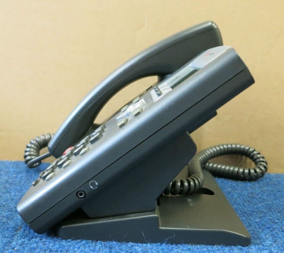 Polycom SoundPoint IP 330 IP330 SIP VoIP Phone With Stand 2201-12330-001
