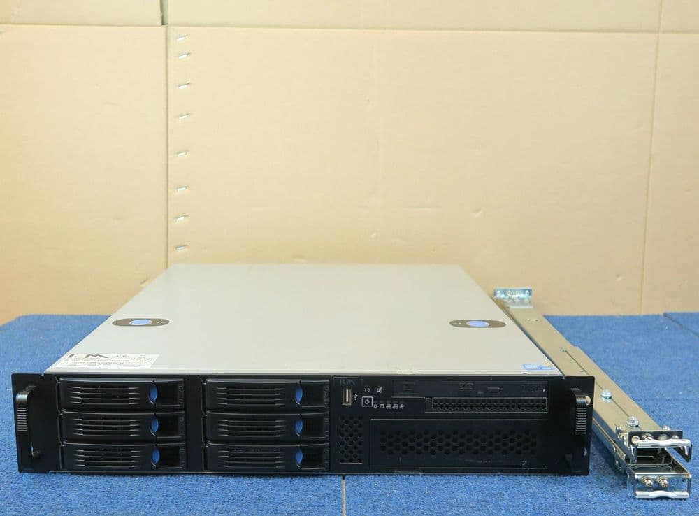 RM RACKSERV XL - 2 x Quad Core Xeon E5640 2.66GHz 32GB RAID 6 x 300GB 15K Server