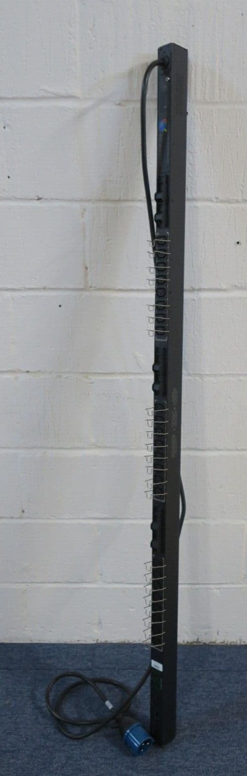 Server Tech Sentry CW-24VE-P32M PDU 24 x C13 32A Switched Master 0U 240V