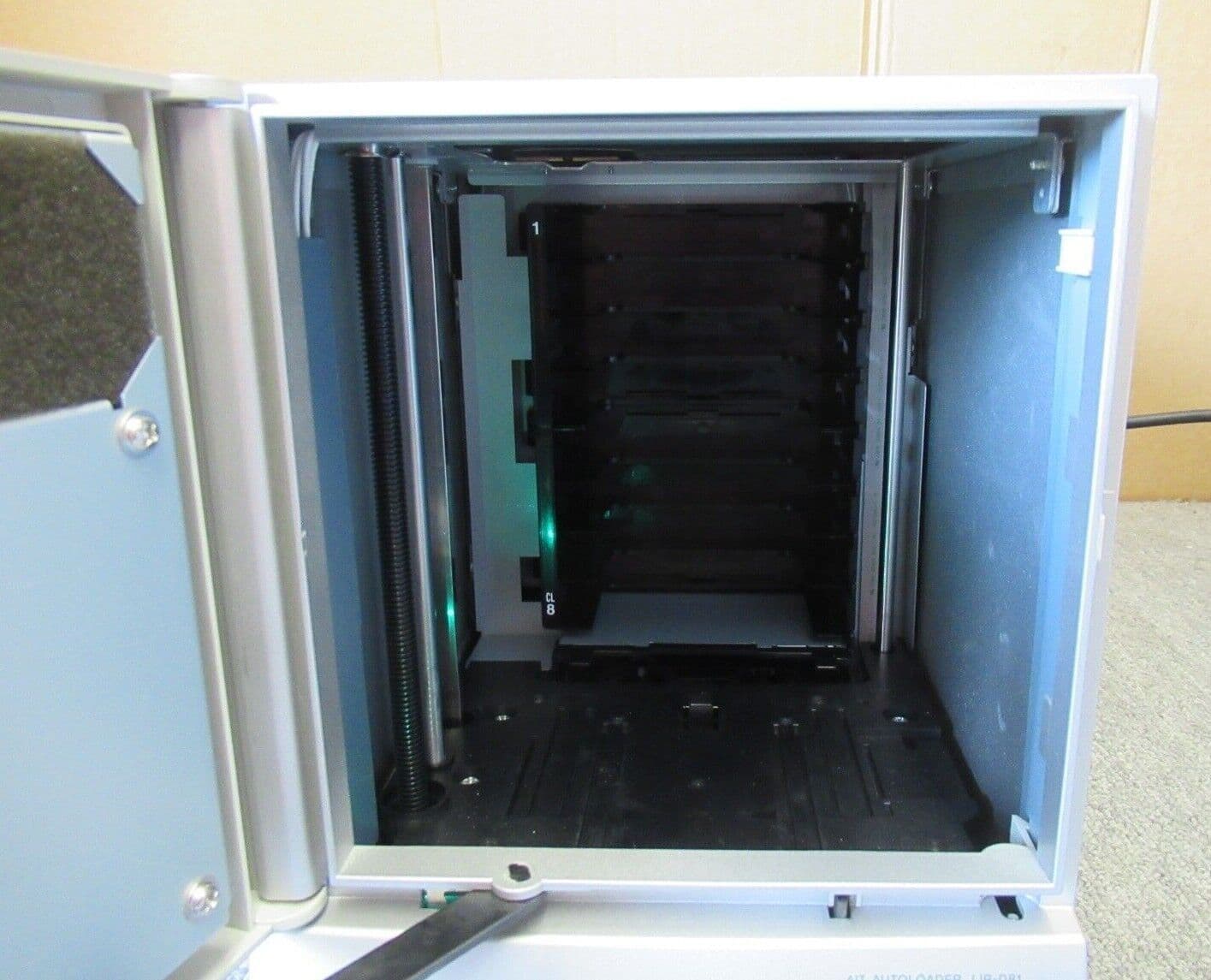 Sony StorStation LIBD81 8 Slots 1 Drive Desktop AIT Autoloader Tape