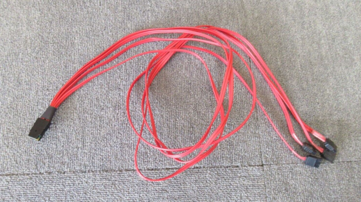 StarTech com 1M SFF8087 to 4x SATA Internal MiniSAS To SATA Red