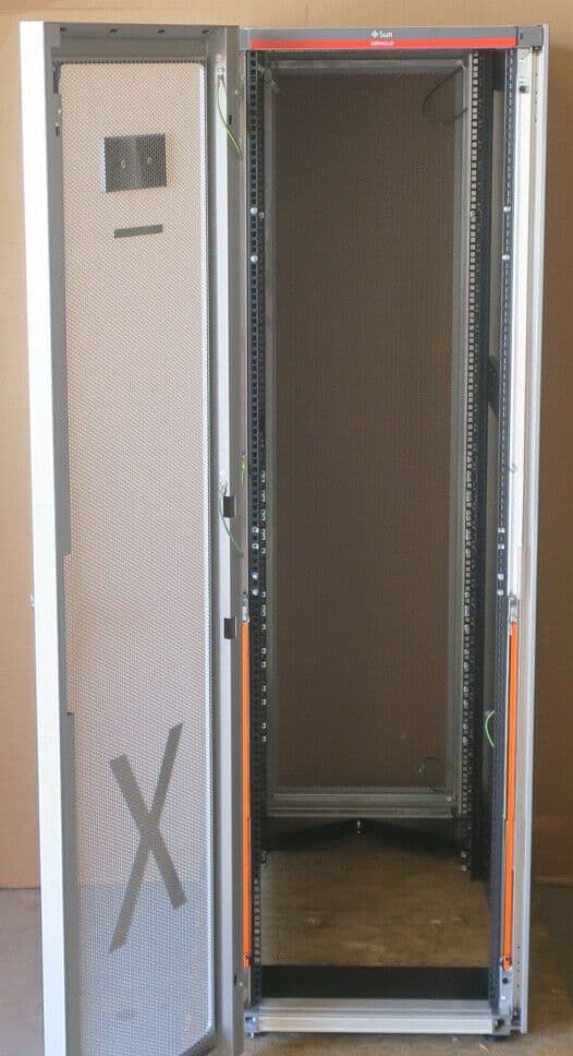 Sun Oracle Rack II 42U Server Rack Cabinet Enclosure 7080204 For ...