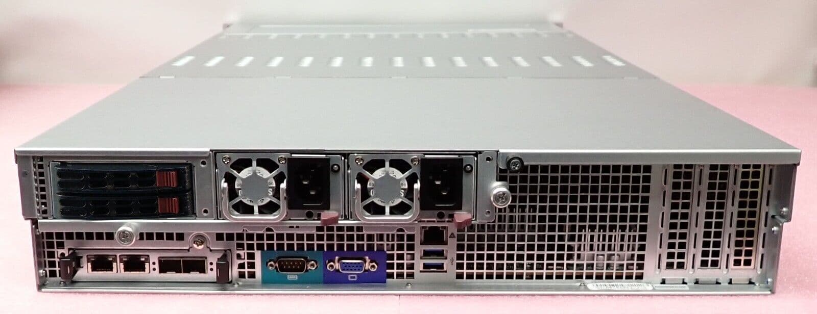 Supermicro SSG-6029P-E1CR24L 2U Server: 2x Xeon Gold 6130, 192GB RAM, 24x 3.5" Bays