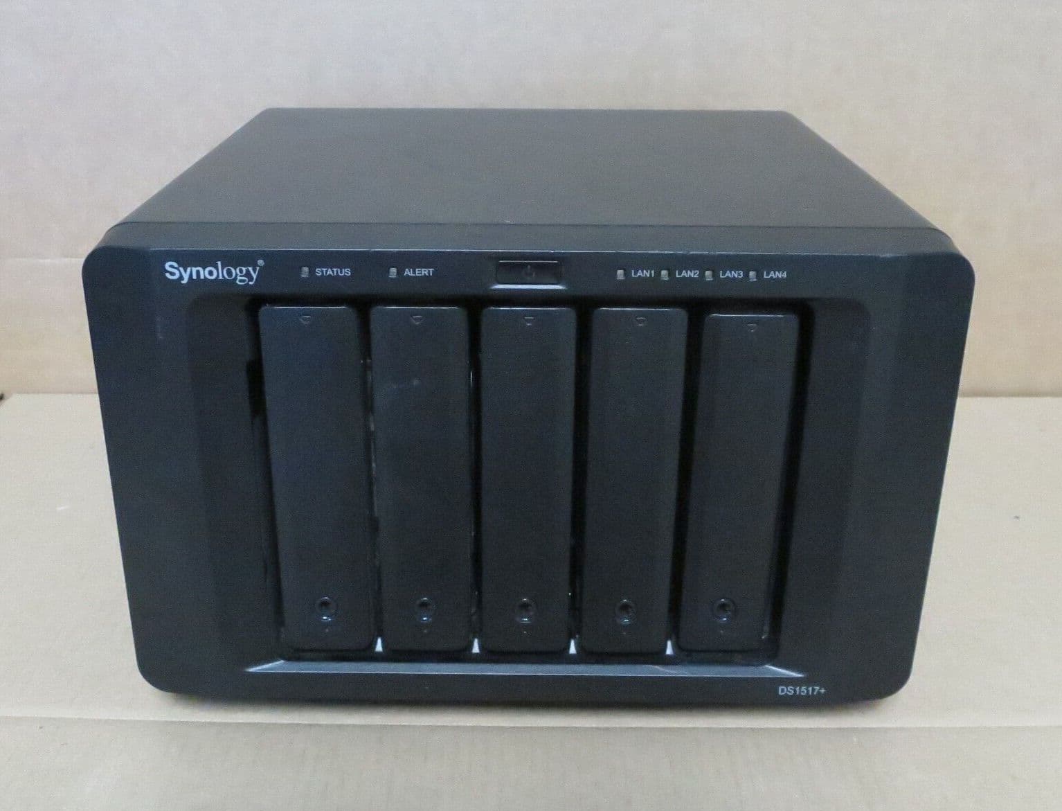 外付けハードディスク・ドライブ Synology DiskStation DS1517+ 外付けハードディスク・ドライブ Synology DiskStation DS1517+