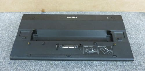 Toshiba PA3838D-1PRP Hi-Speed Port Replicator / Docking Station USB 3.0