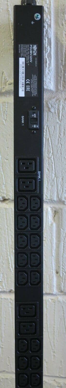 Tripp Lite PDUMV32HV Metered PDU C13 C19 230V 32A 1P 3M Power ...