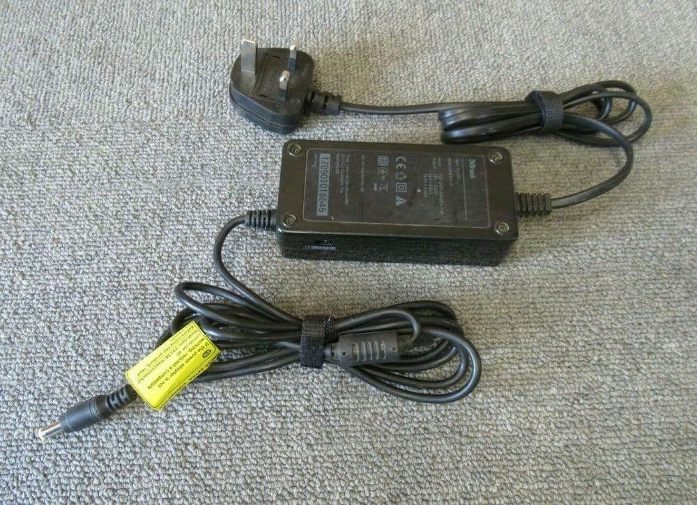 Trust 19139 Universal Laptop AC Power Adapter Charger 90W 15V/16V/19 5V ...