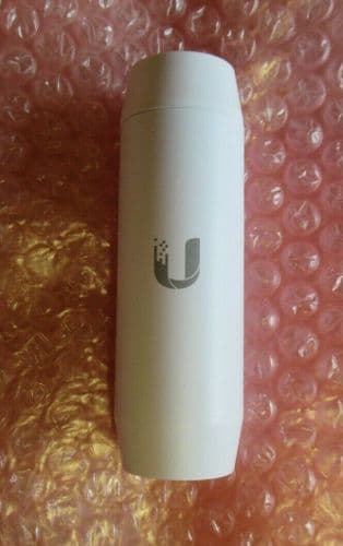 Ubiquiti INS-3AF-I-G Instant 802.3af Gigabit Indoor POE Adapter