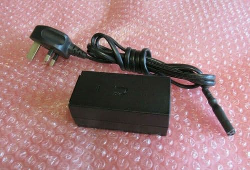 Ubiquiti POE-24-12W-G-KIT Gigabit Passive Power Over Ethernet PoE Injector