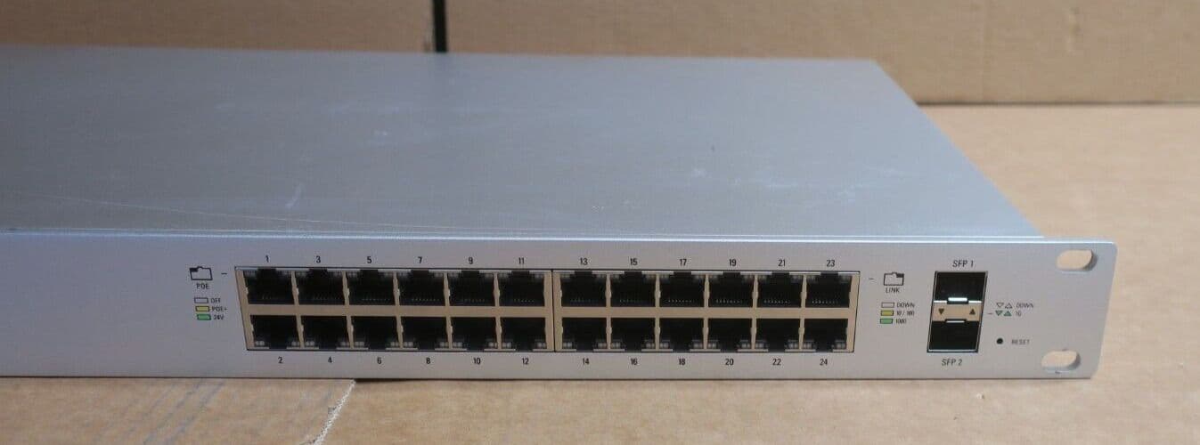 Ubiquiti UniFi 24x GbE RJ45 PoE 2x 1Gb SFP Ports L2 Managed Switch US ...